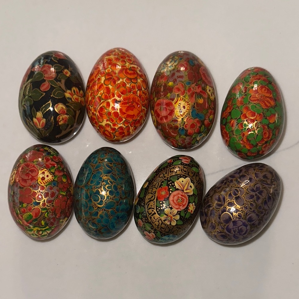 Vintage 1970’s Handmade Kashmiri/Kashmir Egg Lacquered Papier-mâché Art Easter